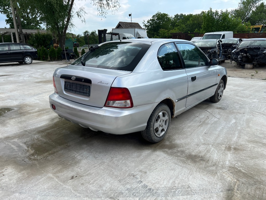 Scrumiera Hyundai Accent 2000 coupe 1.3 