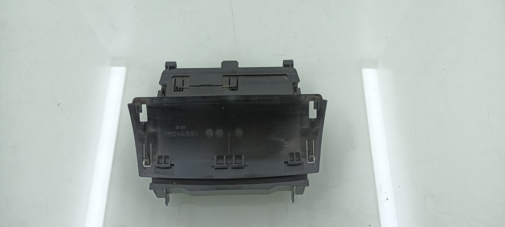 Scrumiera Mercedes-Benz C-CLASS W203 646.963 Euro 4 2003-2007 A2036805250 / A2036804750 DezP: 20304
