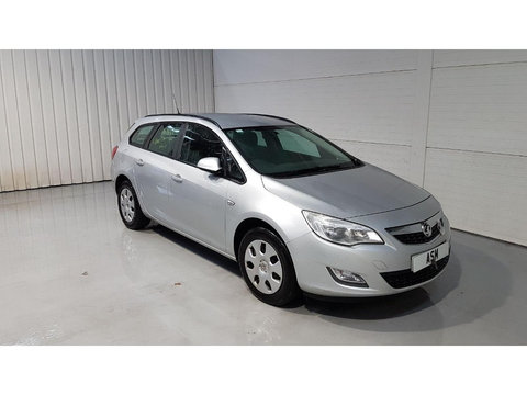 Scrumiera Opel Astra J 2011 Break 1.7D