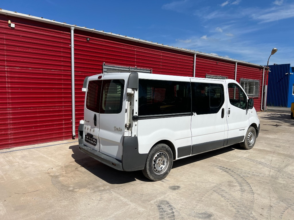 Scrumiera Renault Trafic II 2.0 DCI an f