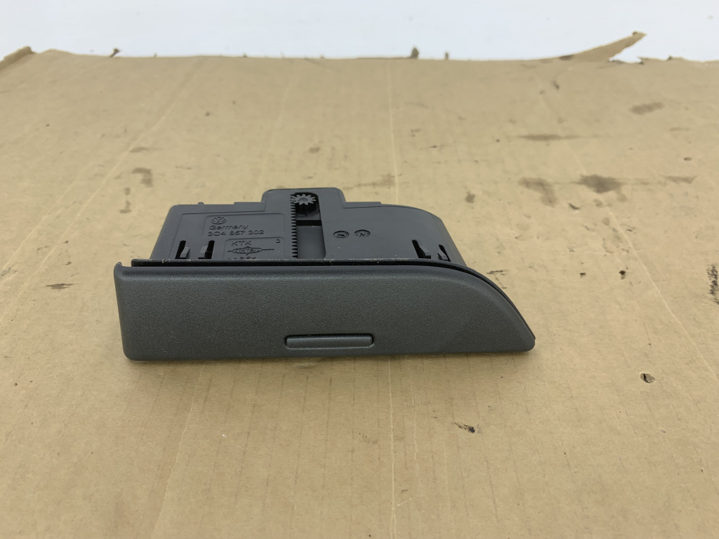 Scrumiera usa dreapta spate VW PASSAT B6 BLS 2005-2010 3C4857302 DezP: 26549