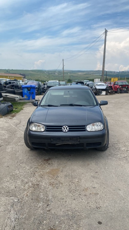 Scrumiera Volkswagen Golf 4 1999 hatchback 1,6 mpi