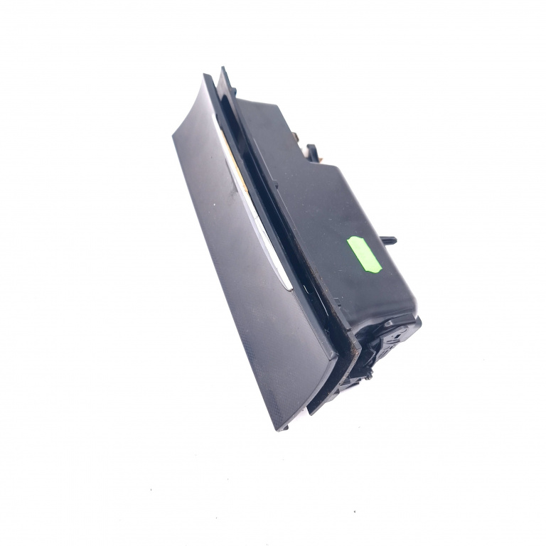 Scrumiera VW PASSAT B6 2005 - 2010 Motorina 3C0863284A, 3C0 863 284 A, 3C0863284, 3C0857961A, 3C0 857 961 A, 3C0857961, 318220100, 31 822 0100
