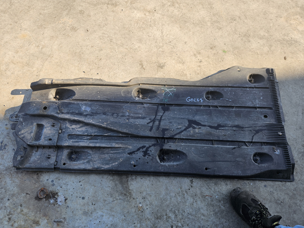 Scut lateral dreapta Volkswagen Golf 7 2016
