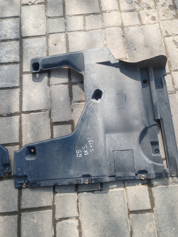 Scut lateral mic Audi Q5 2019