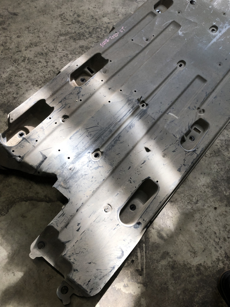 Scut lateral stanga Peugeot 5008 2020, C