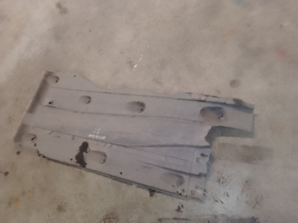 Scut lateral stanga Skoda Octavia 3 Berlina 1.6 Motorina 2015