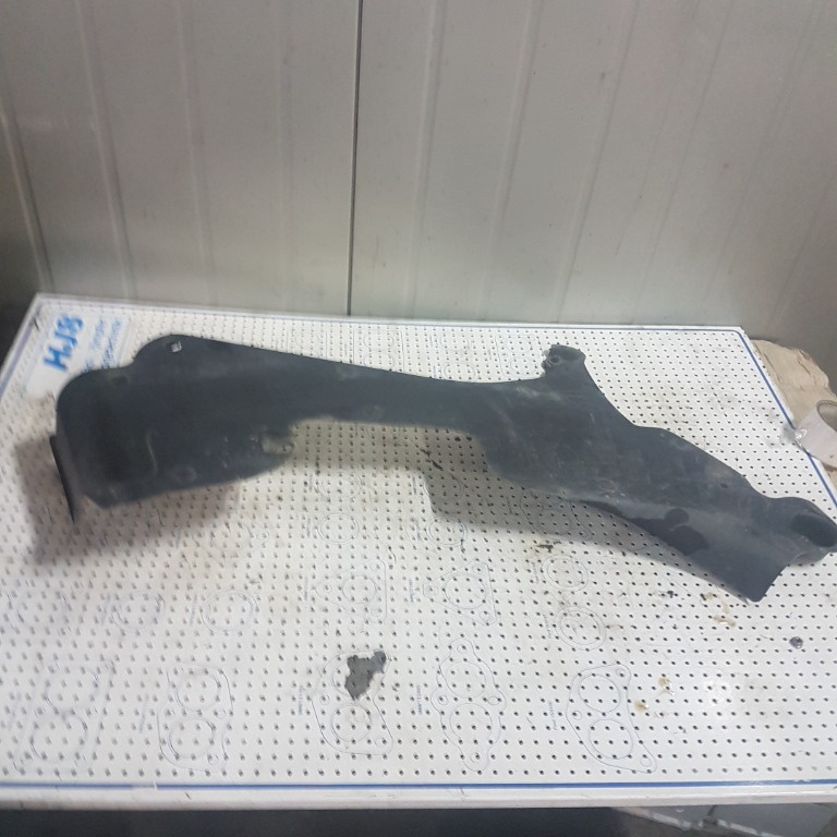 SCUT LATERALA 8E0825219F Audi A4 B6 2001 Berlina 1.9 TDI, 96 KW, AWX, E3