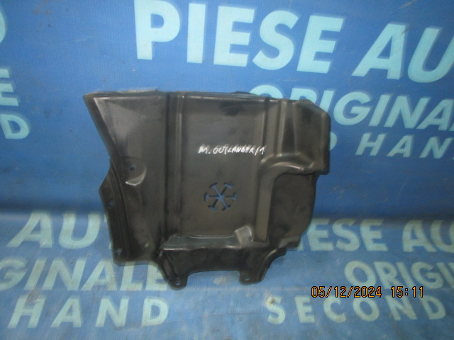 Scut Mitsubishi Outlander ; MR974866