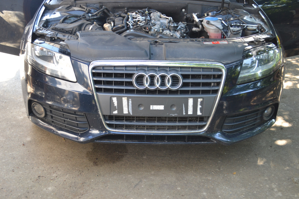 SCUT MOTOR AUDI A4 B8 LIMUZINA 2010