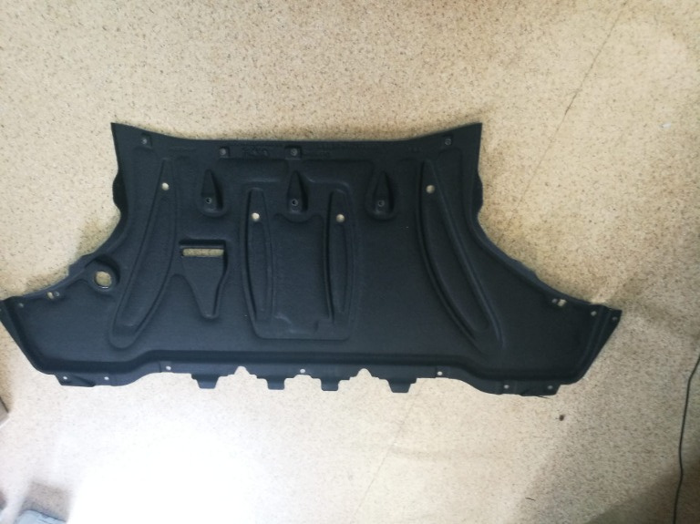 Scut motor- AUDI A8 2009- 2013