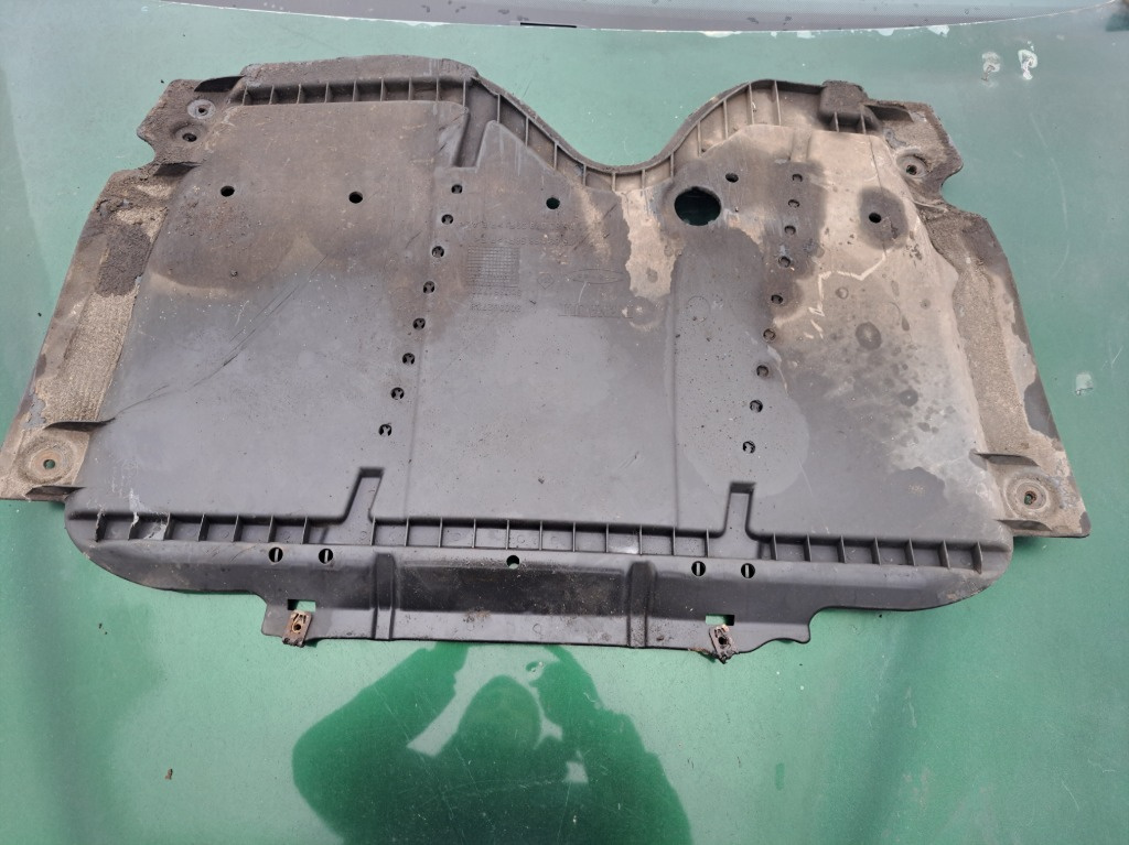 Scut motor Dacia Logan 2