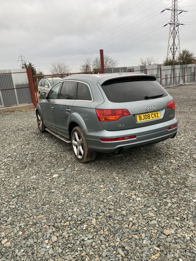 Scut motor plastic Audi Q7 2009 berlina 