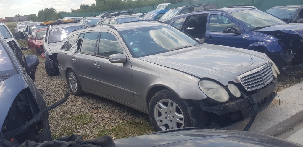 Scut motor plastic Mercedes E-Class W211