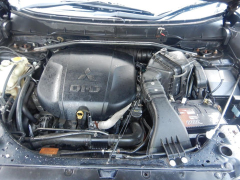Scut motor plastic Mitsubishi Outlander 2010 SUV 2.2 DIESEL