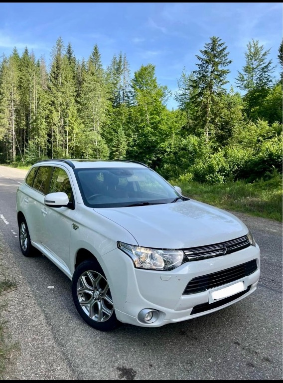 Scut motor plastic Mitsubishi Outlander 2015 SUV 2.0 Phev Hybrid