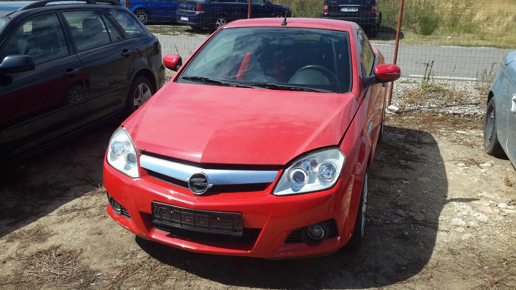 Scut motor plastic Opel Tigra 2004 cabrio 1.4