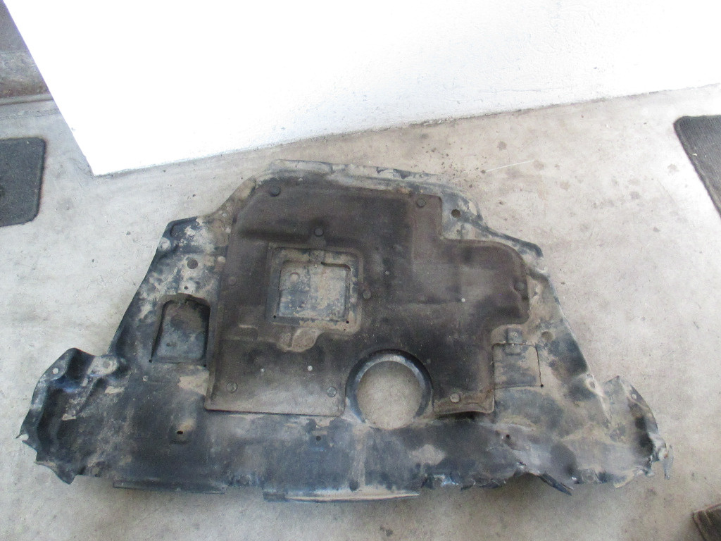 Scut motor plastic Toyota Rav 4 III 2.2 