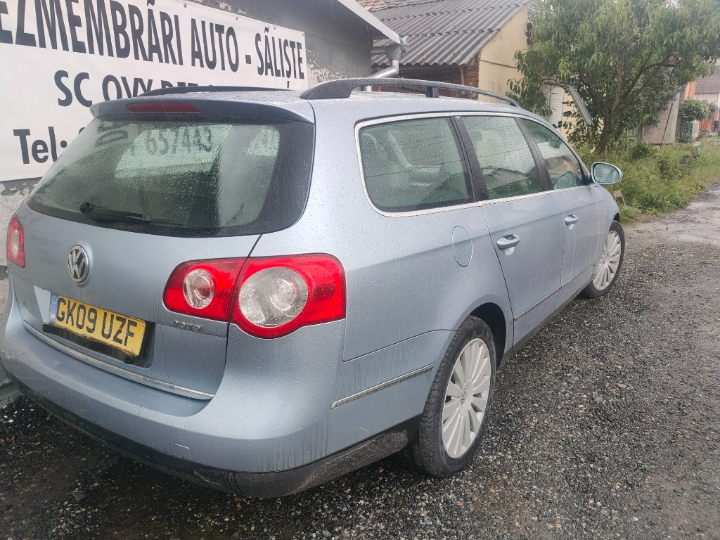 Scut motor plastic Volkswagen Passat B6 