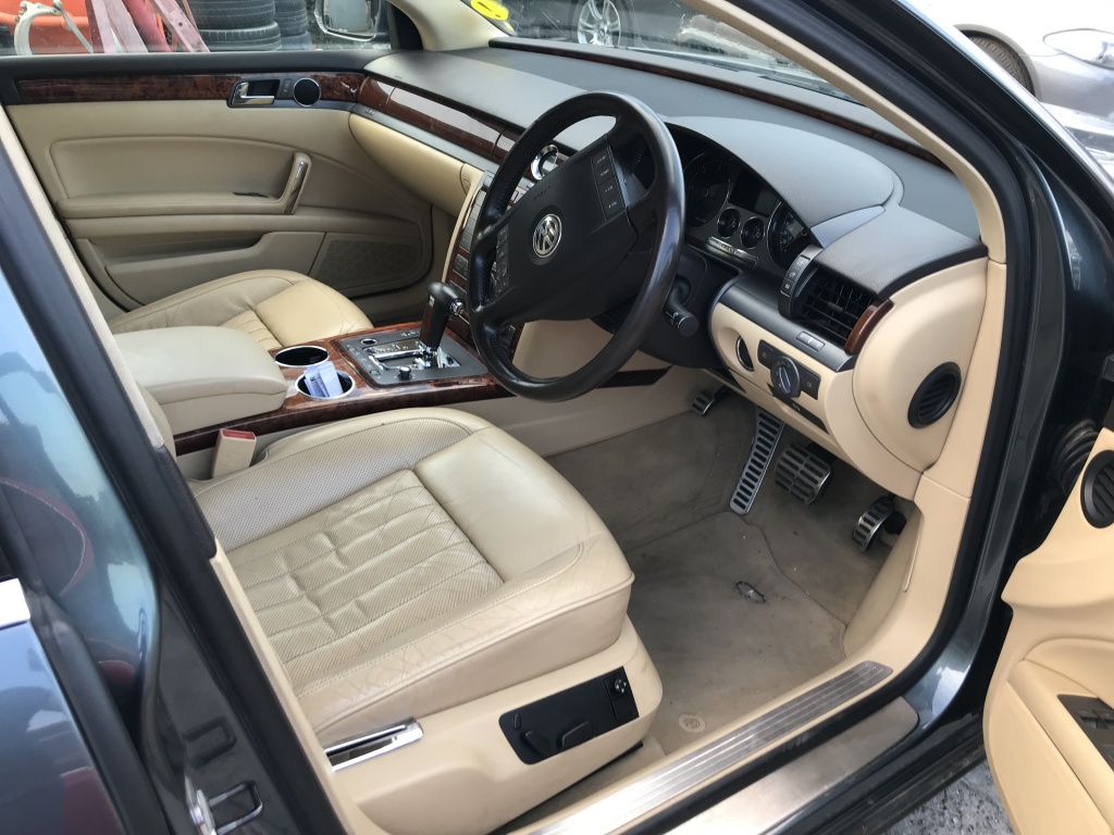 Scut motor plastic Volkswagen Phaeton 20