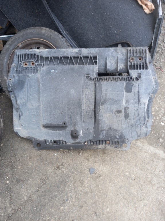 Scut motor Skoda Octavia 2 cod produs:5K0825901B/5K0 825 901 B