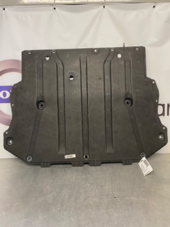 Scut, plastic, aparatoare noroi sub motor Volvo c40 xc40 de la 2018 32241087