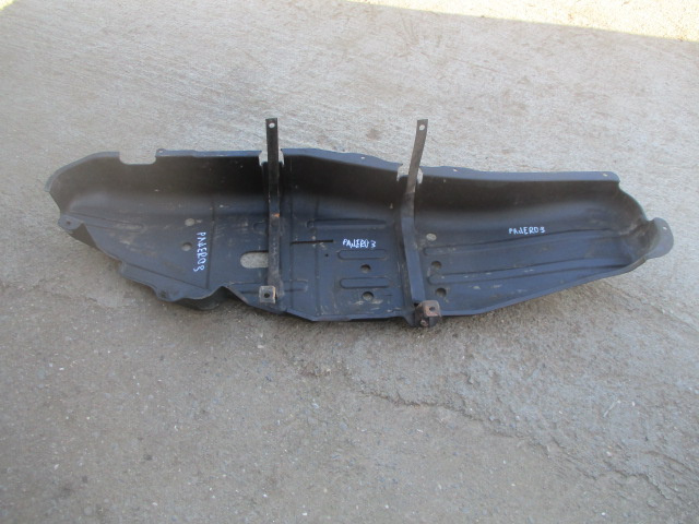 SCUT / PROTECTIE REZERVOR COMBUSTIBIL MITSUBISHI PAJERO III 3.2 DI-D FAB. 1999 – 2007 ⭐⭐⭐⭐⭐