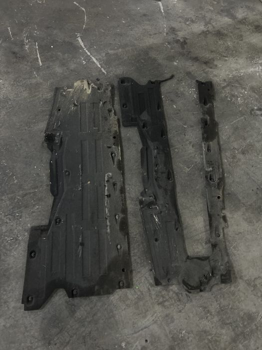 Scut/Scuturi laterale audi a8 D3