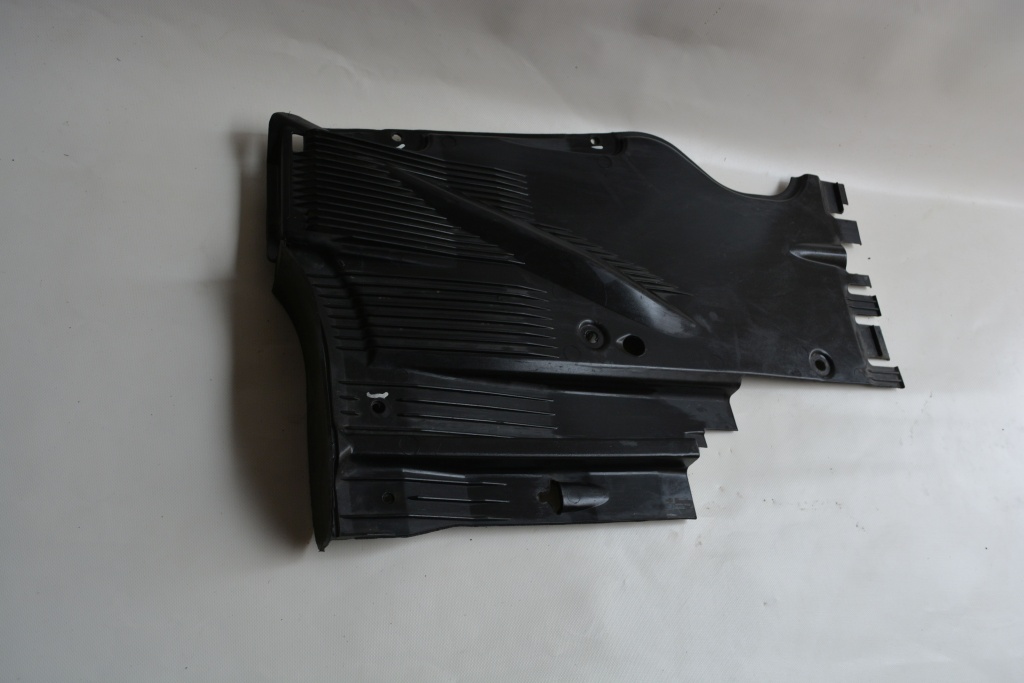 Scut stanga spate Audi A5 8T cod : 8T8825215 8T8825215A