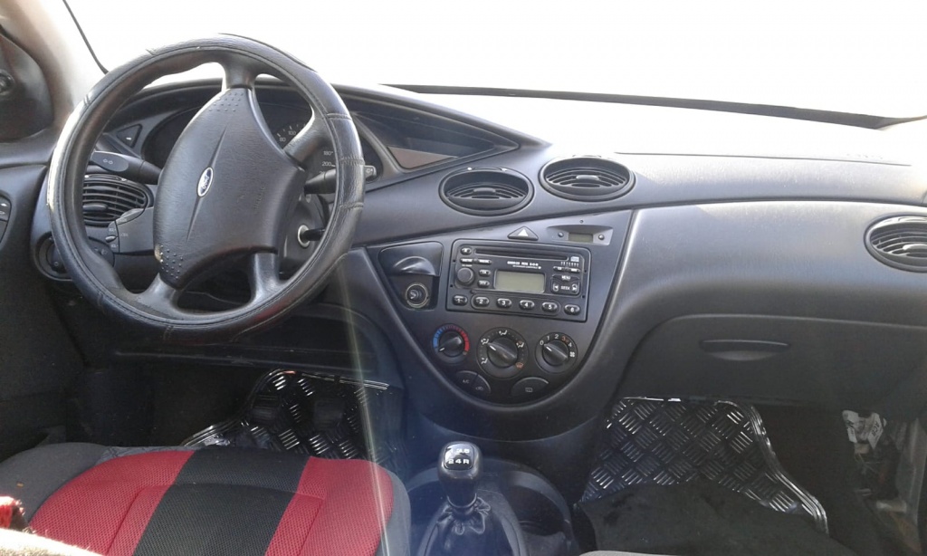 Se dezmembreaza Ford Focus 1 break,motor