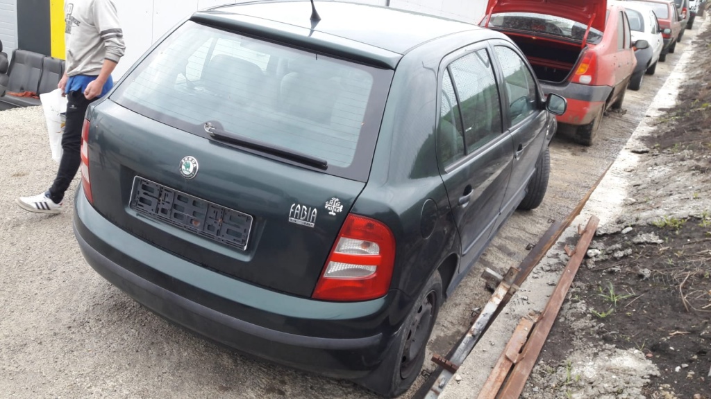 Se dezmembrez Skoda Fabia 1.4 in Cluj