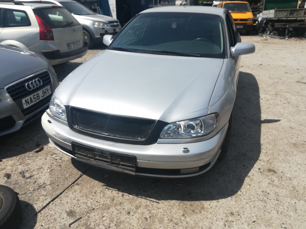Se dezmembrez Opel omega B motor 2.2 benzina