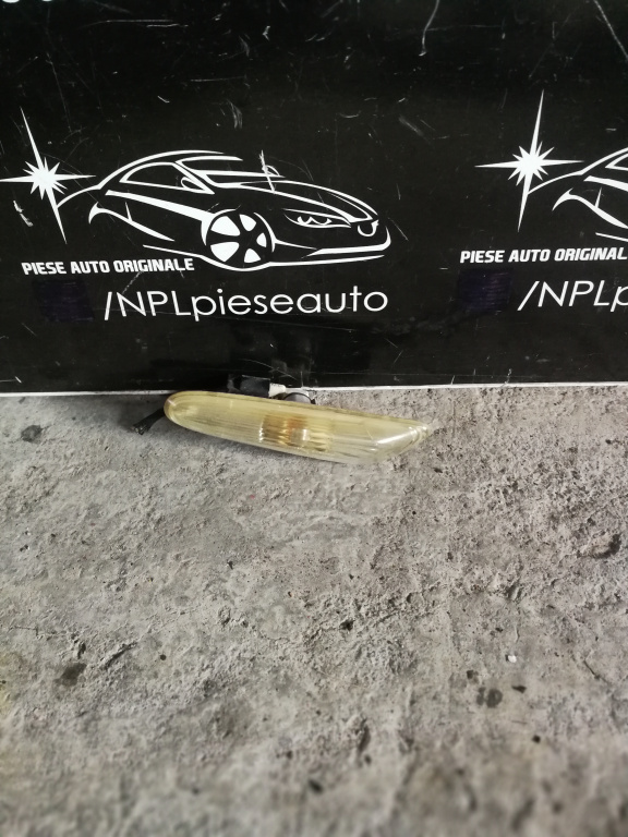 Semnalizare aripa dreapta fata bmw E81 E87 model 2005-2012