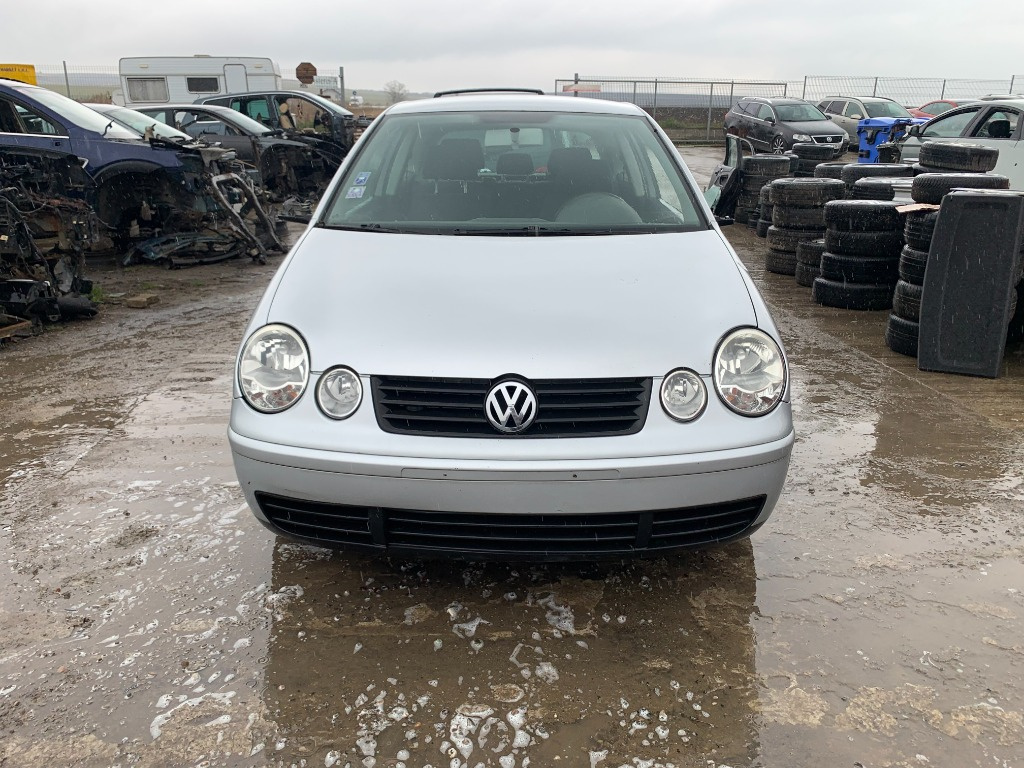 Semnalizare aripa Volkswagen Polo 9N 2004 hachbakc 1200 benzina