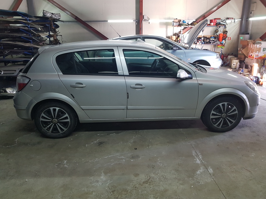 Semnalizare far Opel Astra H 2005 HATCHBACK 1.7 Diesel