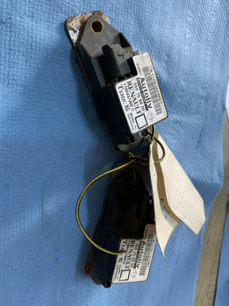 Senzor airbag impact Renault Megane I cod: 550759900 7700437300B