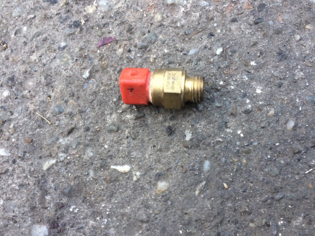 Senzor comutator temperatura lichid racire Land Ro