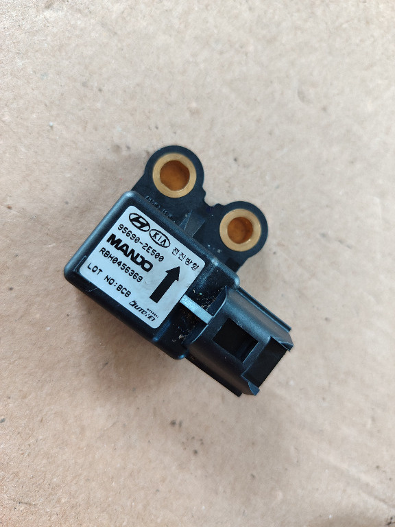 SENZOR ESP MADO HYUNDAI TERRACAN 2.9 TUCSON KIA SPORTAGE CRDI 2002 2003 2004 2005 2006 2007 95690-2E500
