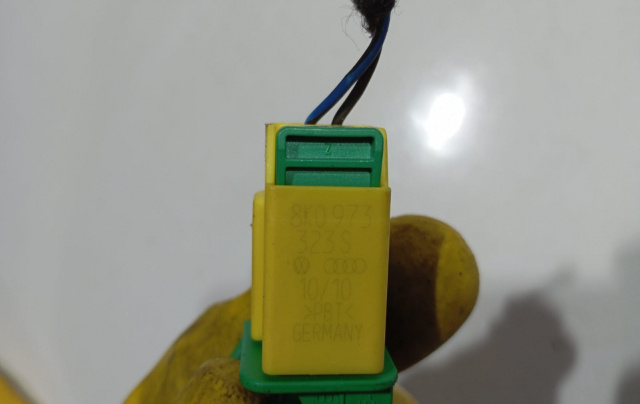 Senzor impact 8K0973323S Volkswagen VW P