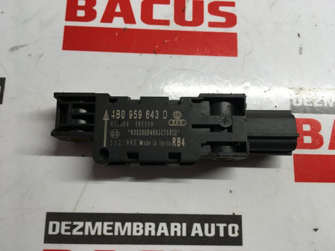 Senzor impact Audi A3 8P cod: 4b0959643d