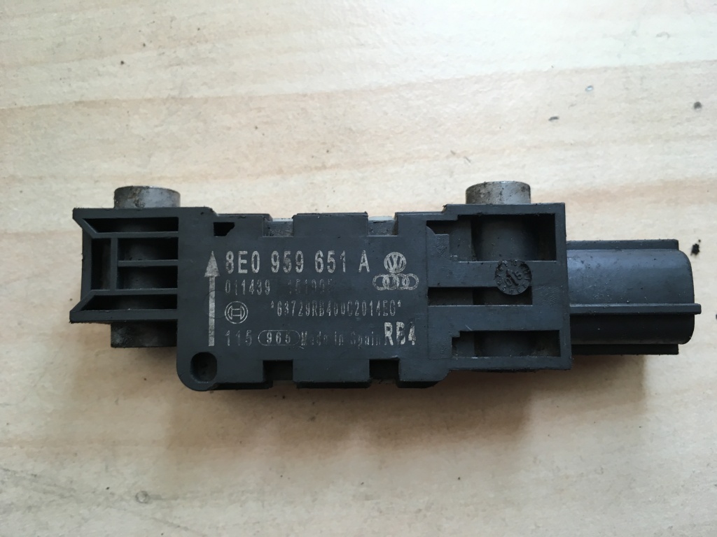 Senzor impact frontal airbag 8E0 959 651 A Audi A4 B6