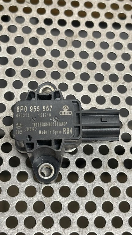 Senzor impact lateral Audi A3 8P 2003-2012 8P0955557
