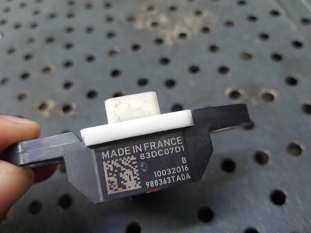 Senzor impact stanga fata renault kadjar