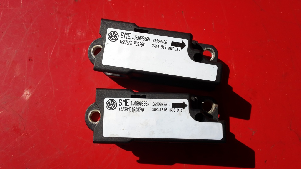 Senzor impact Vw Passat B5 1J0909606N