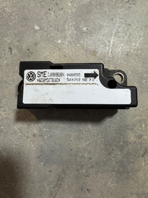 Senzor impact VW Passat B5.5 Cod 1J0909606N