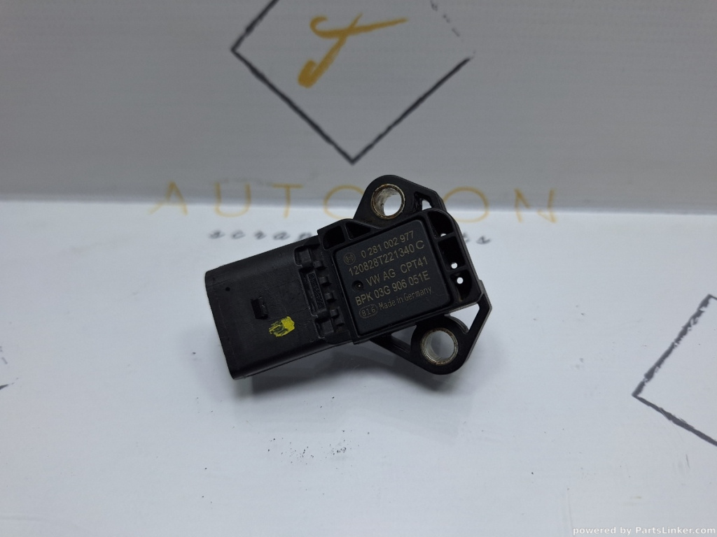 Senzor MAP VOLKSWAGEN PASSAT (365) [ 2010 - 2014 ] 1.6 TDi BlueMotion (CAYC) 77KW|105HP BOSCH 0281002977 OEM 03G906051E