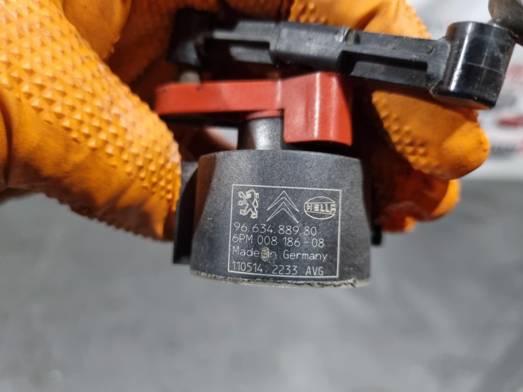 Senzor nivel suspensie / xenon stanga sp