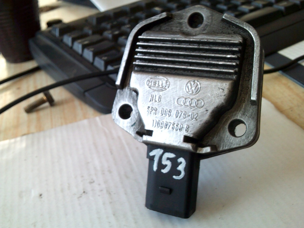 Senzor nivel ulei motor VW, Audi, cod 1J0907660B