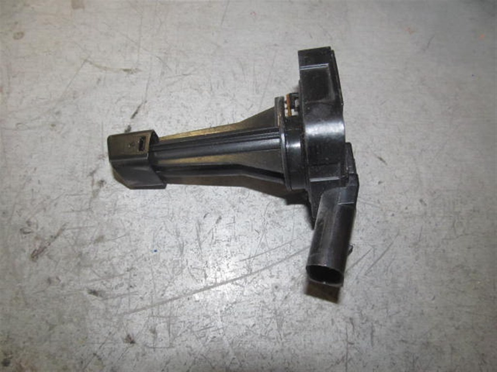 SENZOR NIVEL ULEI SEAT IBIZA V 2008 OEM:03C907660M.