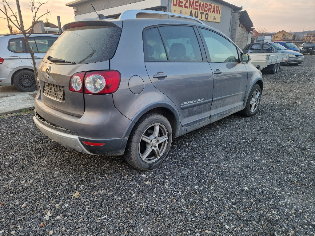 Senzor parcare fata Volkswagen Golf 5 Pl